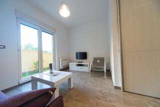 Апартаменты Apartments Casa Delone Котор Номер-студио с видом на сад-3